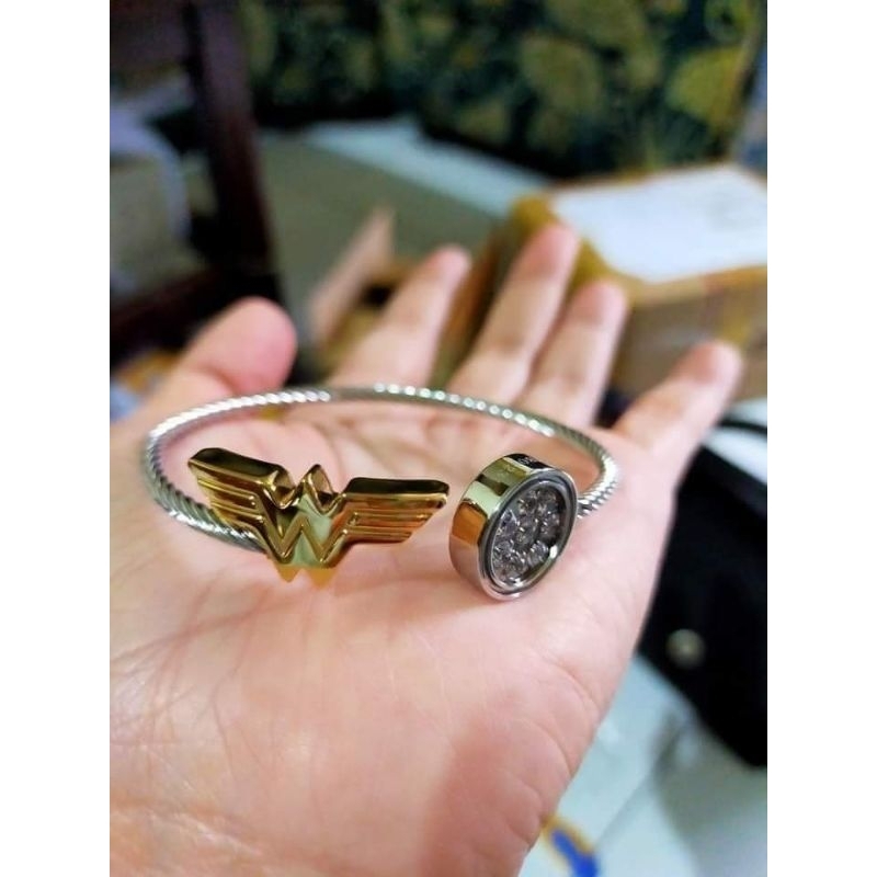Gelang wonder woman MCI Preloved/Second/gelang wanita