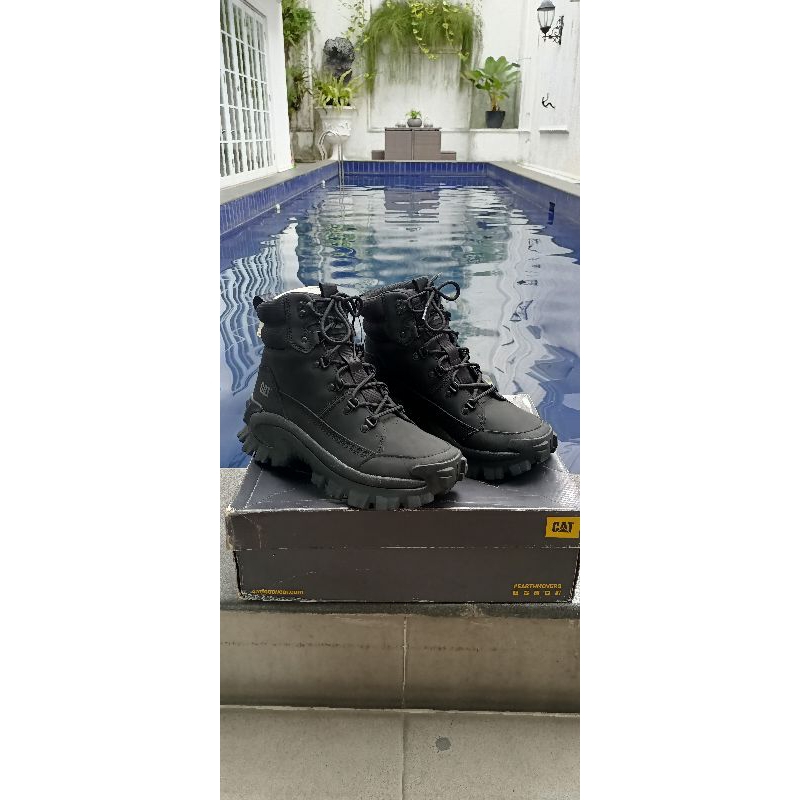 Caterpillar Trespass Triple Black 42/43 Timberland Madbury/Timberland Turbo