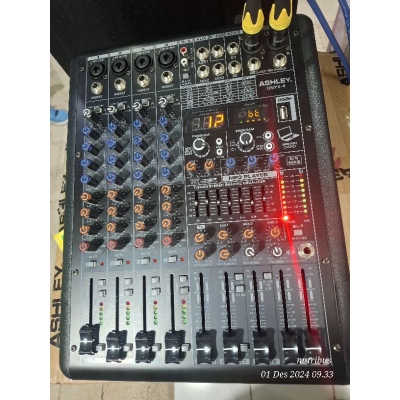 mixer ashley onyx 4