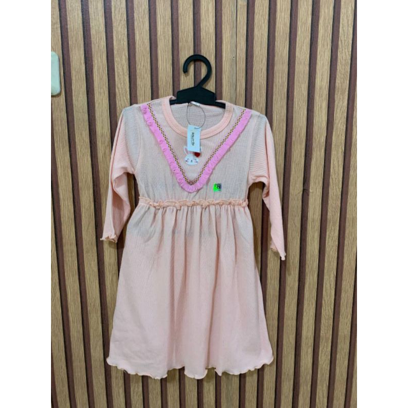 Gaun Anak Lengan Panjang Pink Renda
