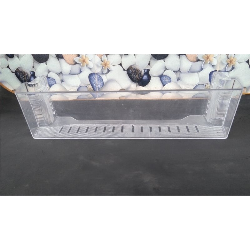 Rak kulkas Sharp 2 pintu Rak botol bagian tengah Kulkas sharp 2 pintu