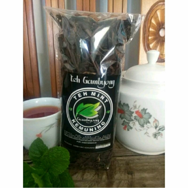 

Teh Mint Gambyong Oleh-Oleh Khas Kebun Teh Kemuning Karanganyar / Solo