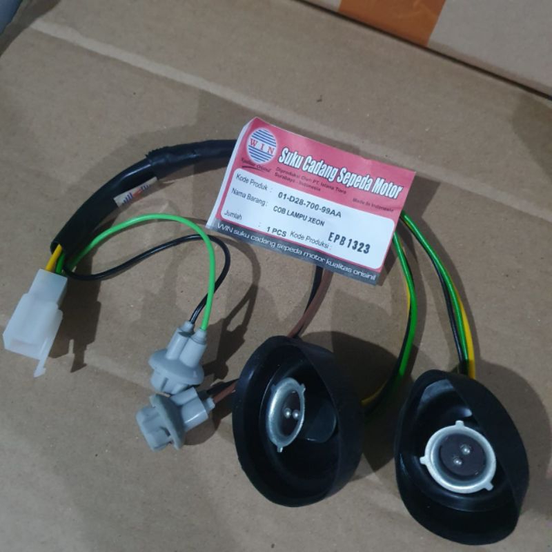 FITING LAMPU DEPAN XEON KARBU LAMA