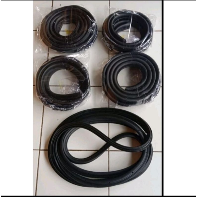 KARET BALON PINTU SAMPING MOBIL SUZUKI ESCUDO FULL SET