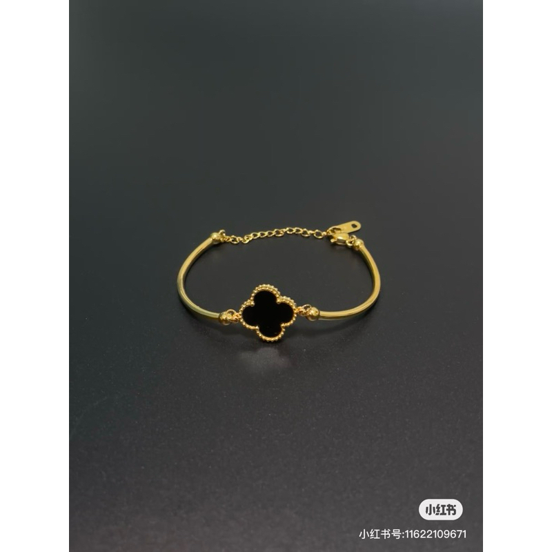 Gelang clover motif bangle