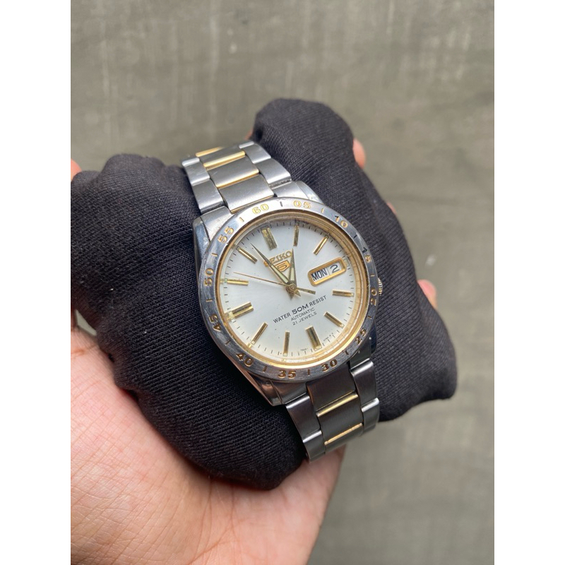 Seiko 5 SNKE04K1 White Dial 7S26-02T0 Automatic