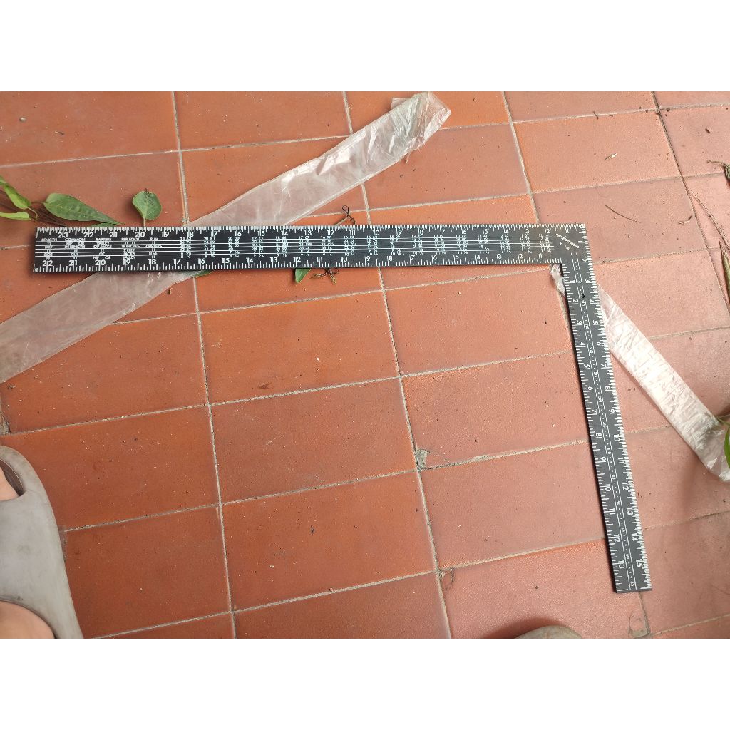 

Penggaris Siku Tukang SELLERY 16" x 24" Siku Tukang - Carpenter Square Tongue Metric Inch