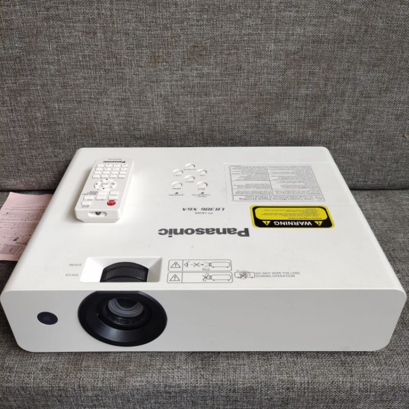 Panasonic Proyektor PT-LB306 XGA 3100 Lumens 3 LCD Projector Original