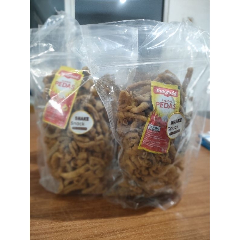 

Shake Snack / Kripik Usus / Singkong Pedas Manis / Makaroni Ulir Renyah
