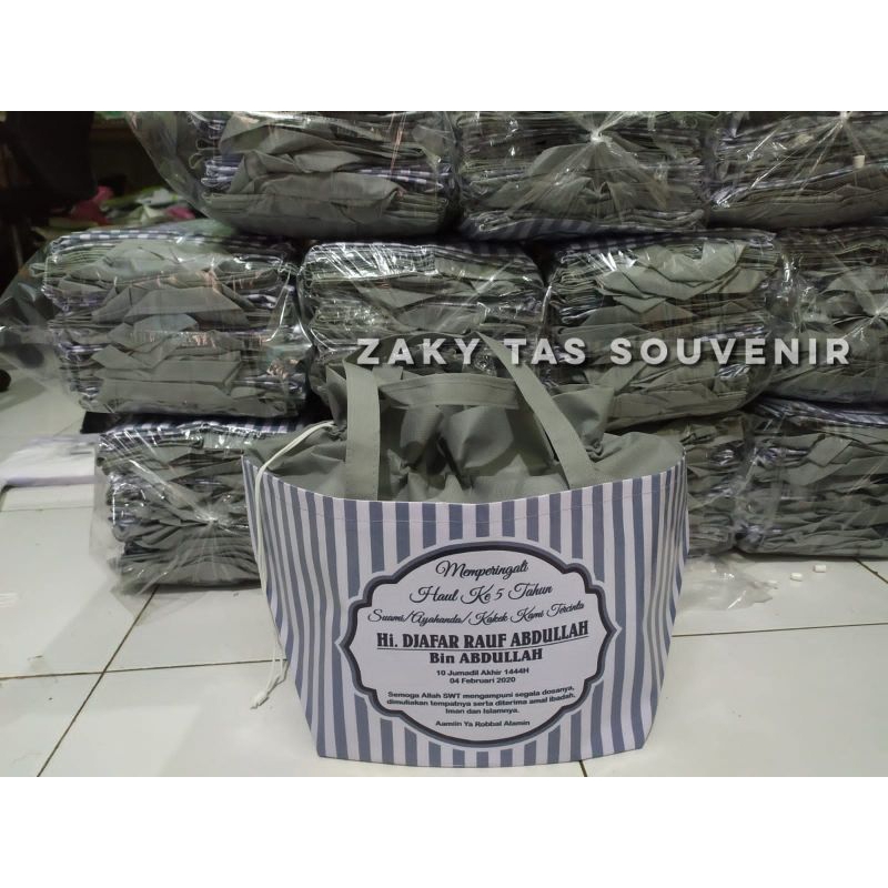 

tas berkat mengenang 1000 hari/tas berkat kotak nasi dus 20x20 cm