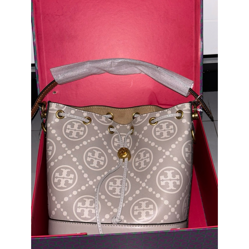 TB T monogram bucket bag