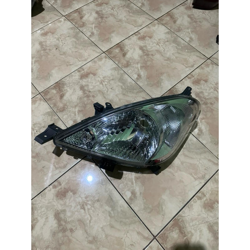 headlamp lampu depan toyota innova 2005