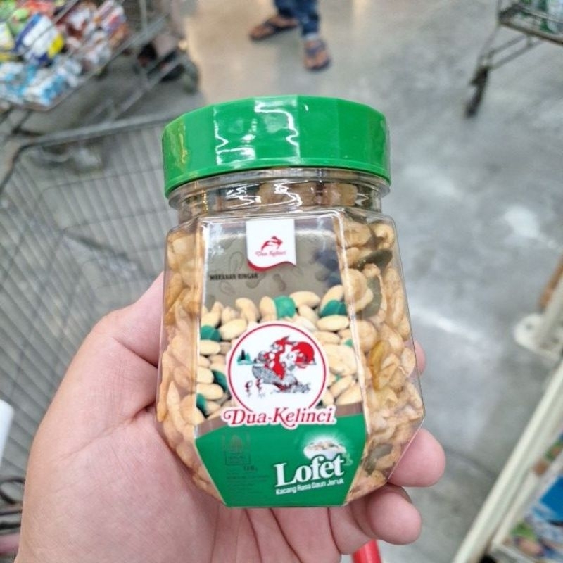 

Dua Kelinci kacang LoFet daun jeruk 120gram