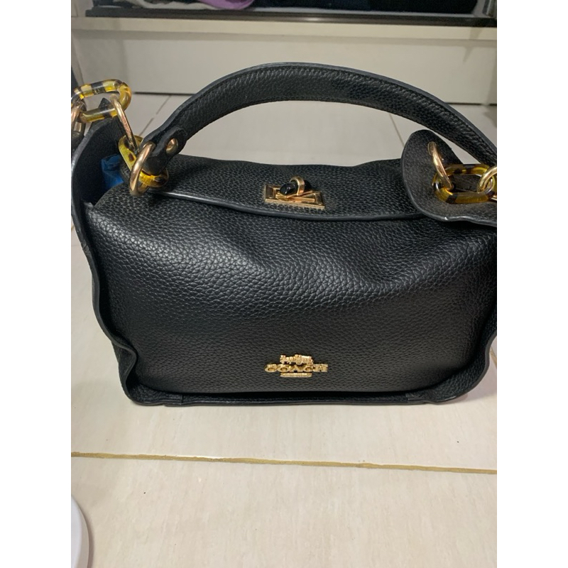 Tas Coach hitam
