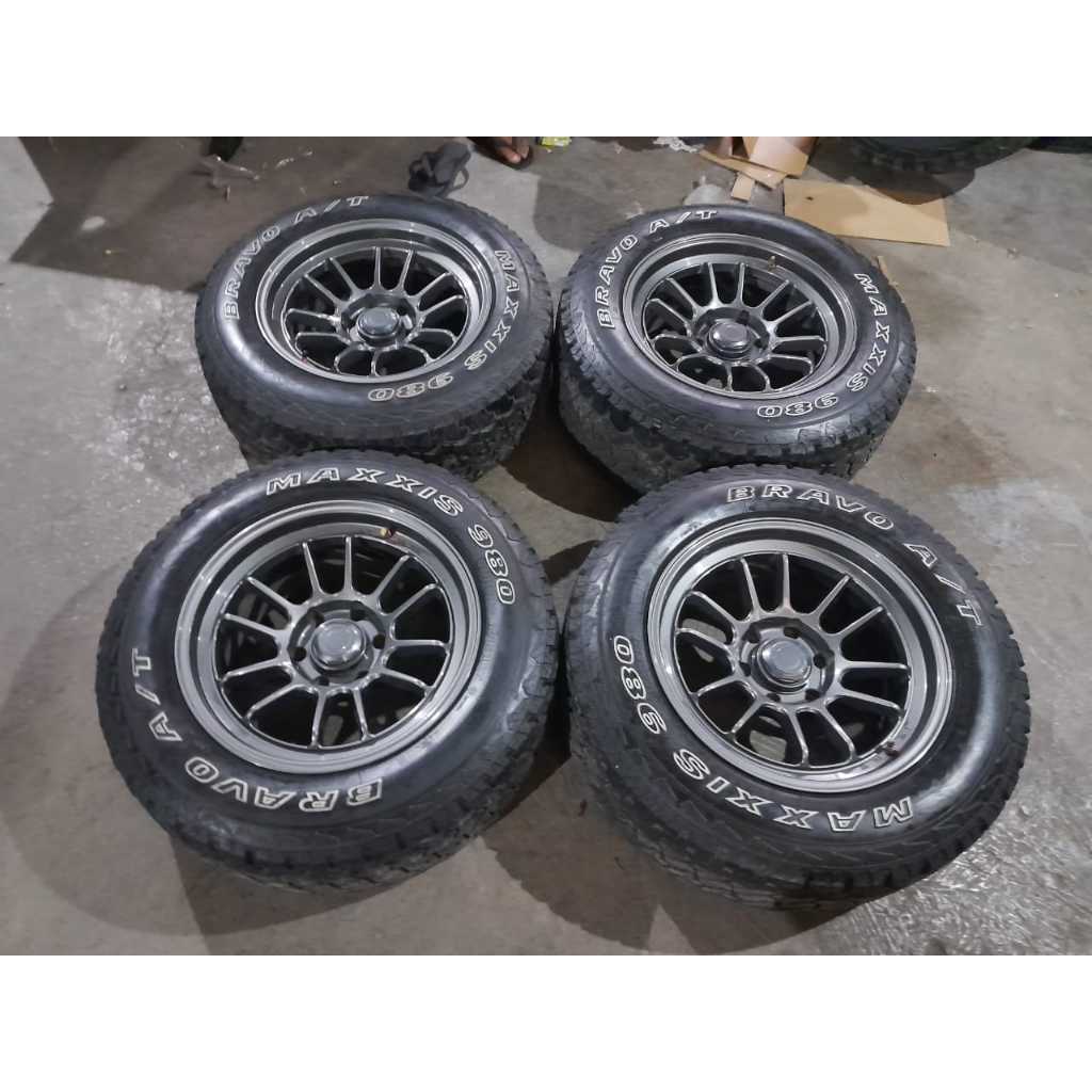 VELG SECOND R18 JF LUXURY RING18 LEBAR 9,5 H6X139 + BAN MAXXIS 265 60 R18