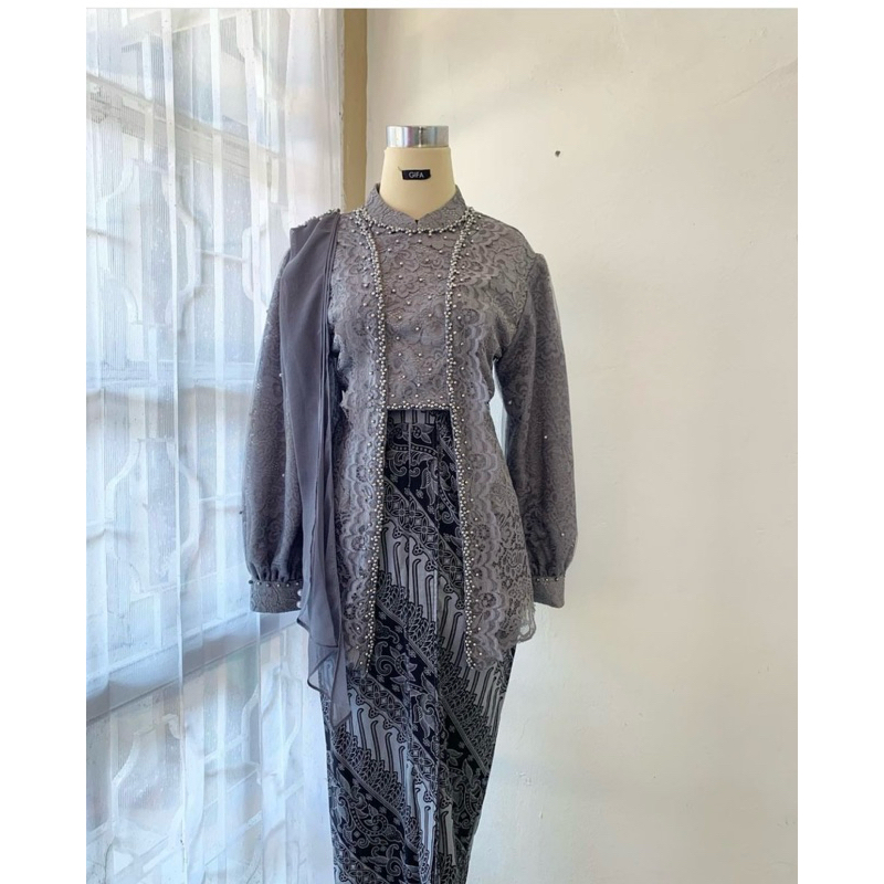 (Hanya sewa) sewa kebaya murah /sewa kebaya Cirebon/ sewa kebaya wisuda/ sewa kebaya kondangan / sew