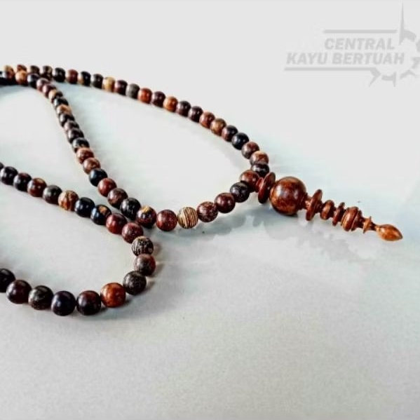 kalung kayu gaharu ramen asli kalimantan