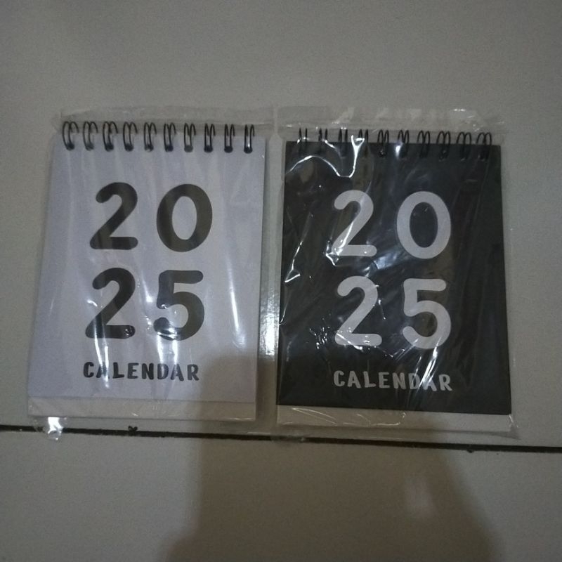 

meja kalender 2025