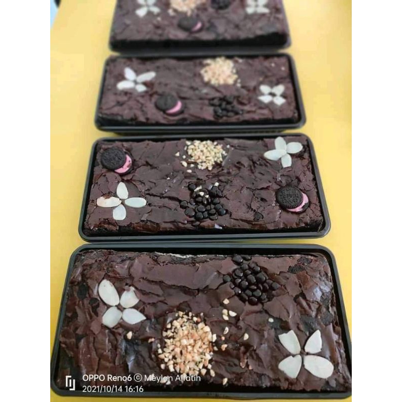 

BROWNIES CHEWY/BROWNIES KERING/BROWNIES COKLAT/ANEKA KUE BASAH/ KUE BOLU /BOLU GULUNG/MARMER CAKE