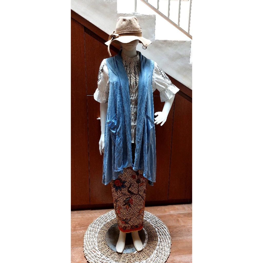 GRAPHIS ORIGINAL. OUTER WANITA WITH TAG