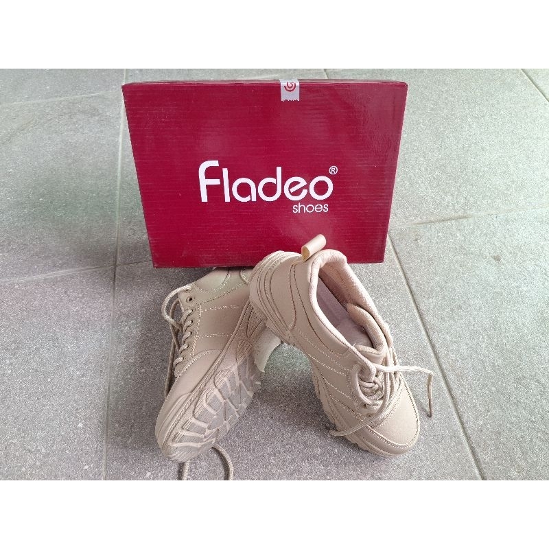 Pre Loved Fladeo Shoes Sepatu Wanita Jalan & Bergaya Modern 100% Original Matahari