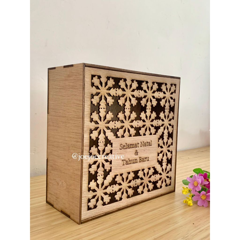 

Box Hampers Ukuran dalam 40x30x10 cm dengan warna
