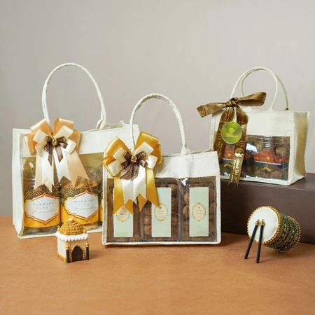 

Goodie Bag Hampers Natal Lebaran Muat Toples Jar