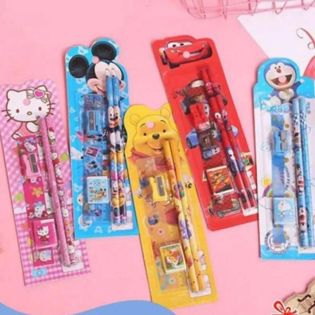 

Set Alat Tulis Karakter Perlengkapan alat tulis