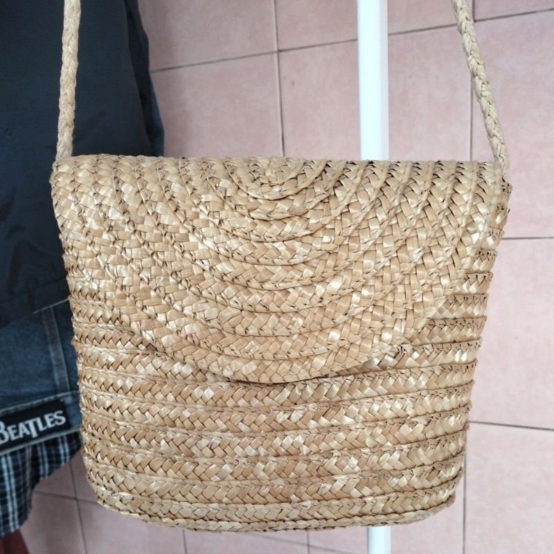 Preloved Tas Anyam H&M Original Store