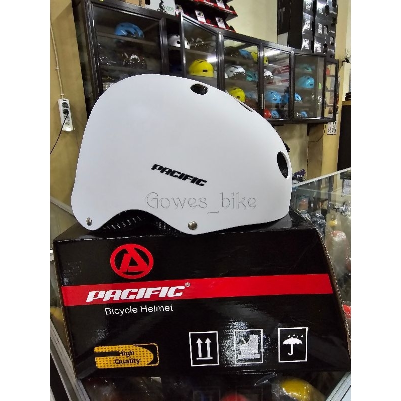 HELM SEPEDA PACIFIC