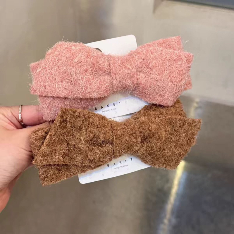 

Pitaku&Co. Premium Korean Winter Hairclip S004