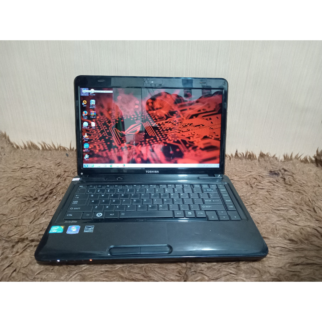 Laptop Toshiba satellite L740 RAM 2GB HDD 320GB INTEL CORE I3 NO MINUS