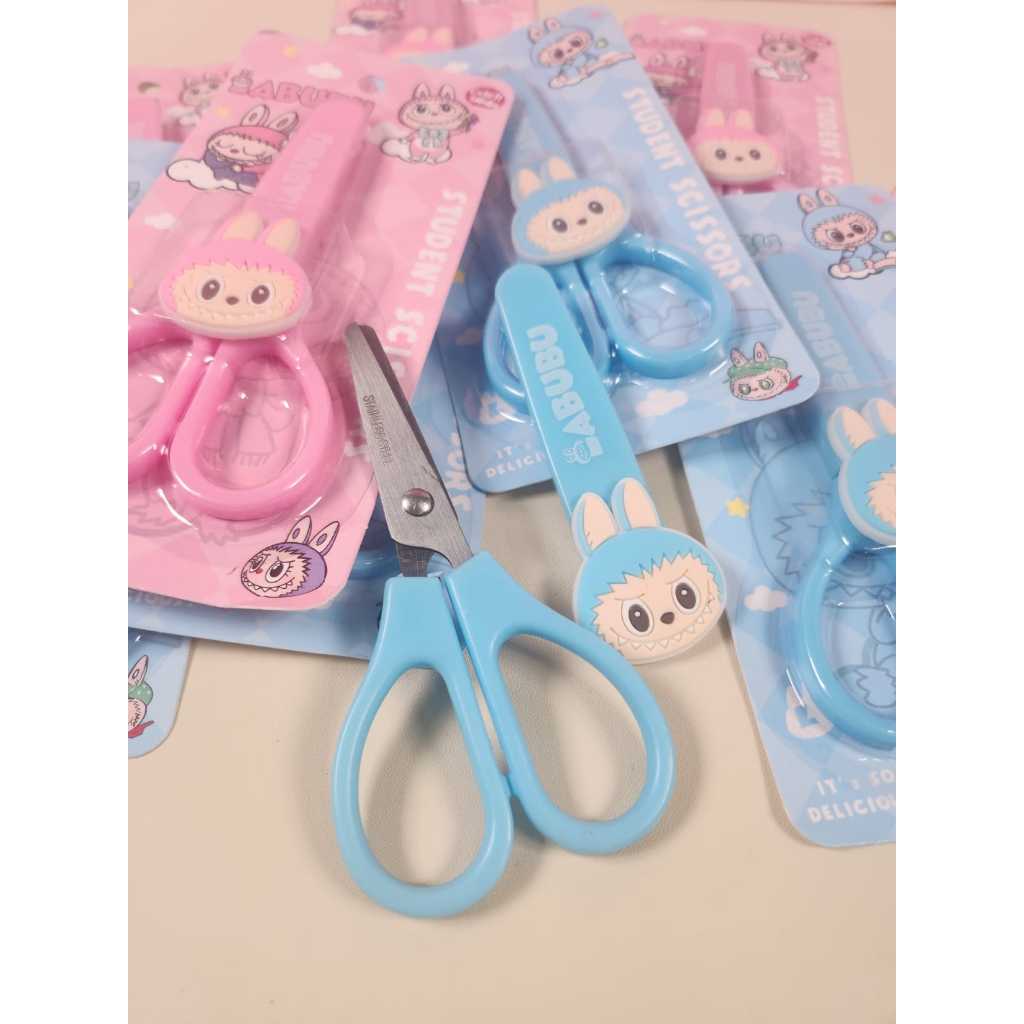 

Gunting Tutup Karakter Labubu / Gunting Anak Karakter Labubu