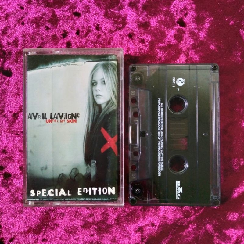 Kaset Avril Lavigne - Under My Skin (Special Edition)