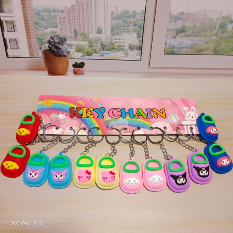 Grosir gantungan kunci karakter sanrio sandal lusinan isi 12cps