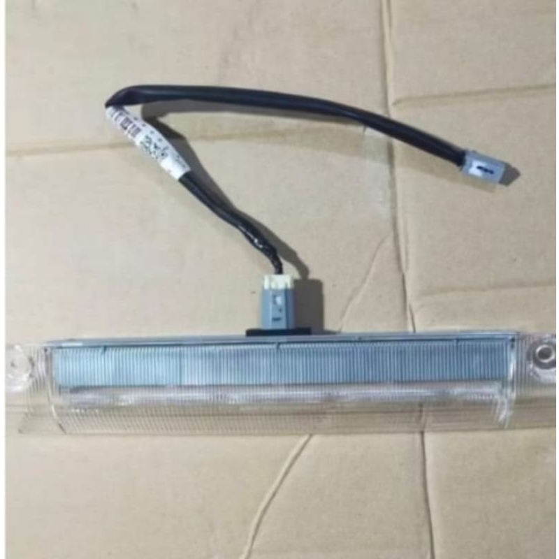 lampu spoiler LED Innova reborn original