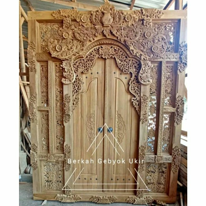 Pintu gebyok style bali/pintu gebyok bali ful kayu jati ukir Jepara