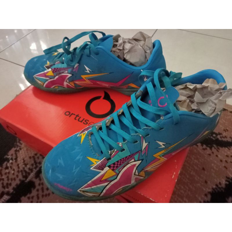 sepatu futsal anak second merk ortuseight