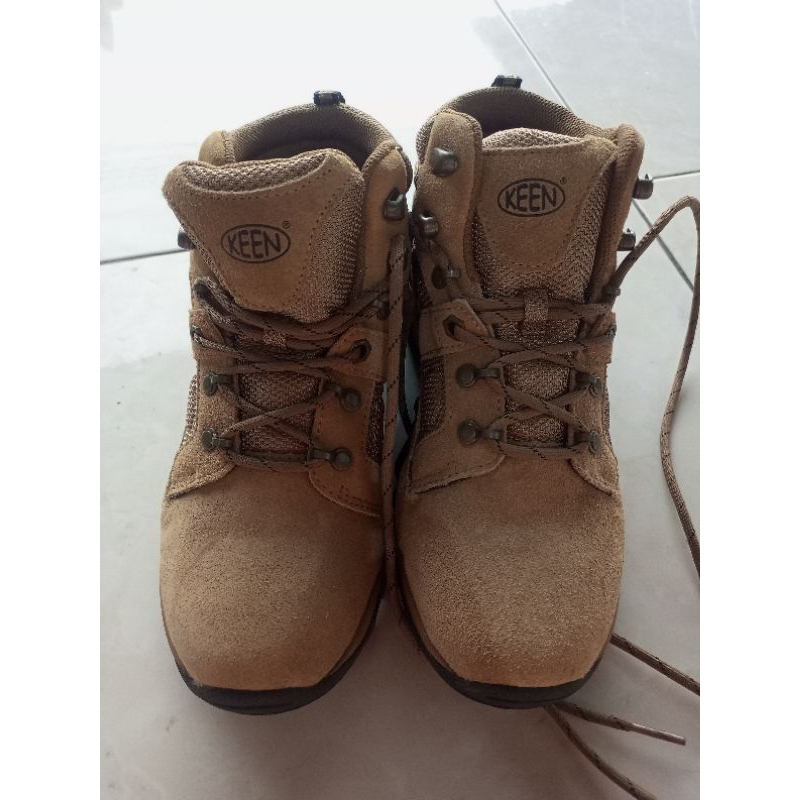 Sepatu boot , Sepatu Outdoor Keen Scot  TM 16 size 40 Second Preloved