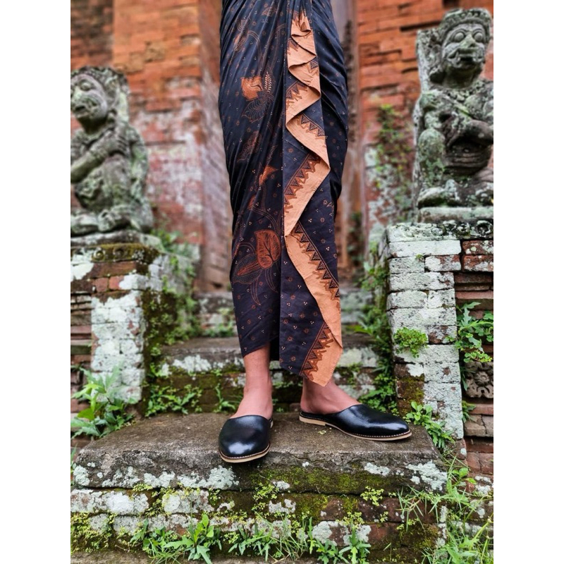 Kamen batik setengah jadi dewasa