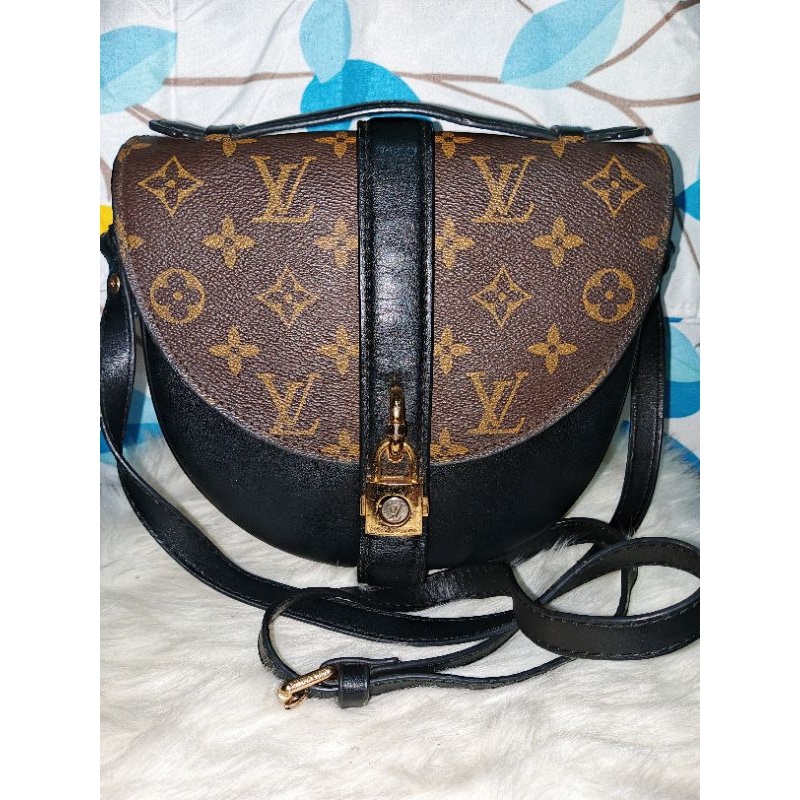 LV CROSSBODY CANTILY