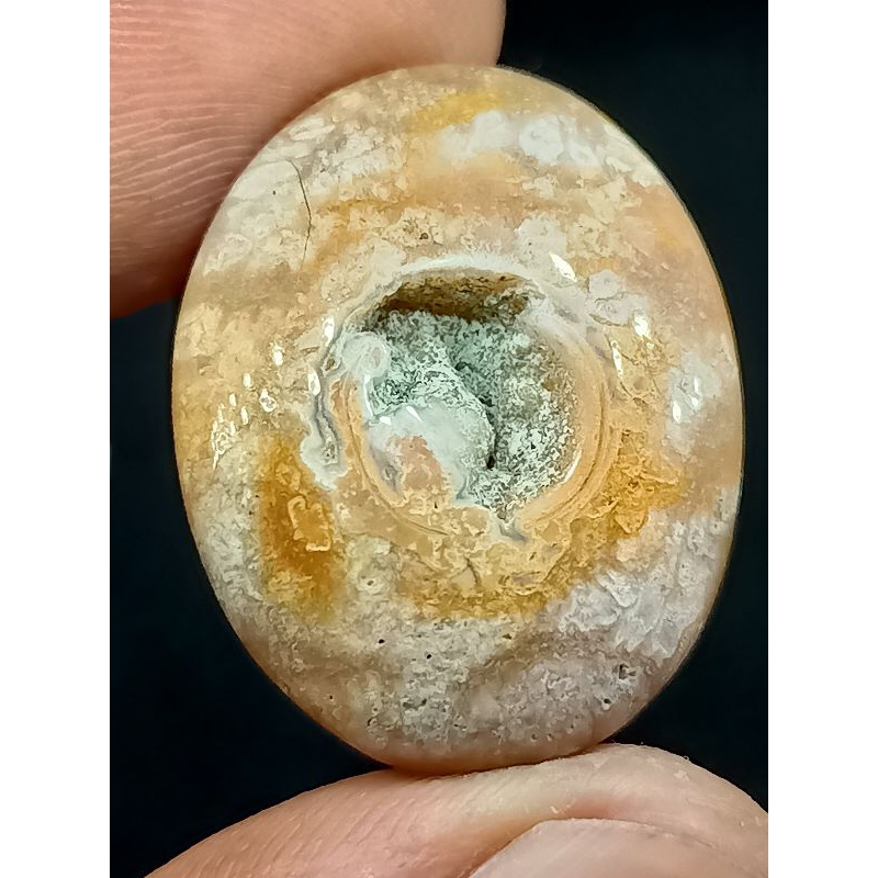 Batu Motip Merah Combong