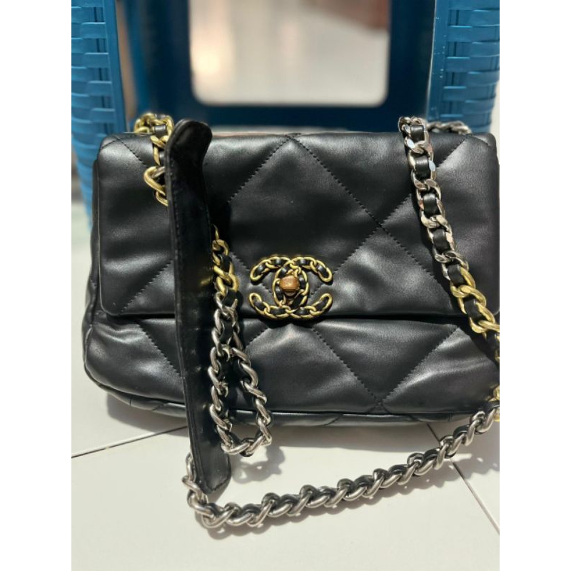 Tas Chanel C19 Hitam