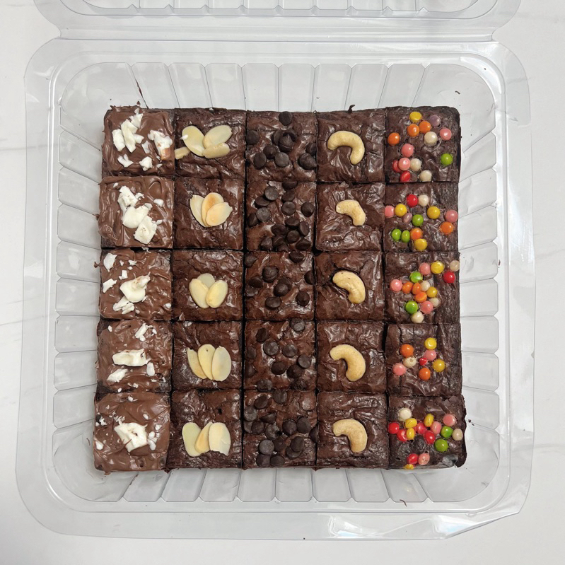 

Fudgy Brownies Shiny Crust Mix Topping