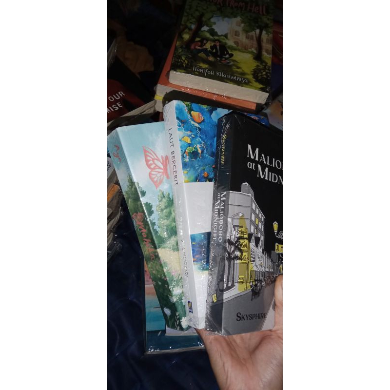 LAUT BERCERITA PRELOVED