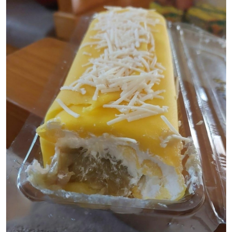 

Durian Cake Roll - Daging Durian lapis Cream dan Crepes