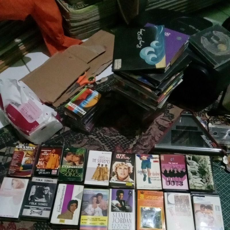 Cuci  stok  barat pop rock  jazz  kaset pita