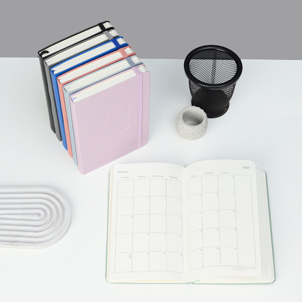 

Bukuqu Classic Planner BW A5 2025 - Weekly Planner 2025 - Agenda Simple Black white