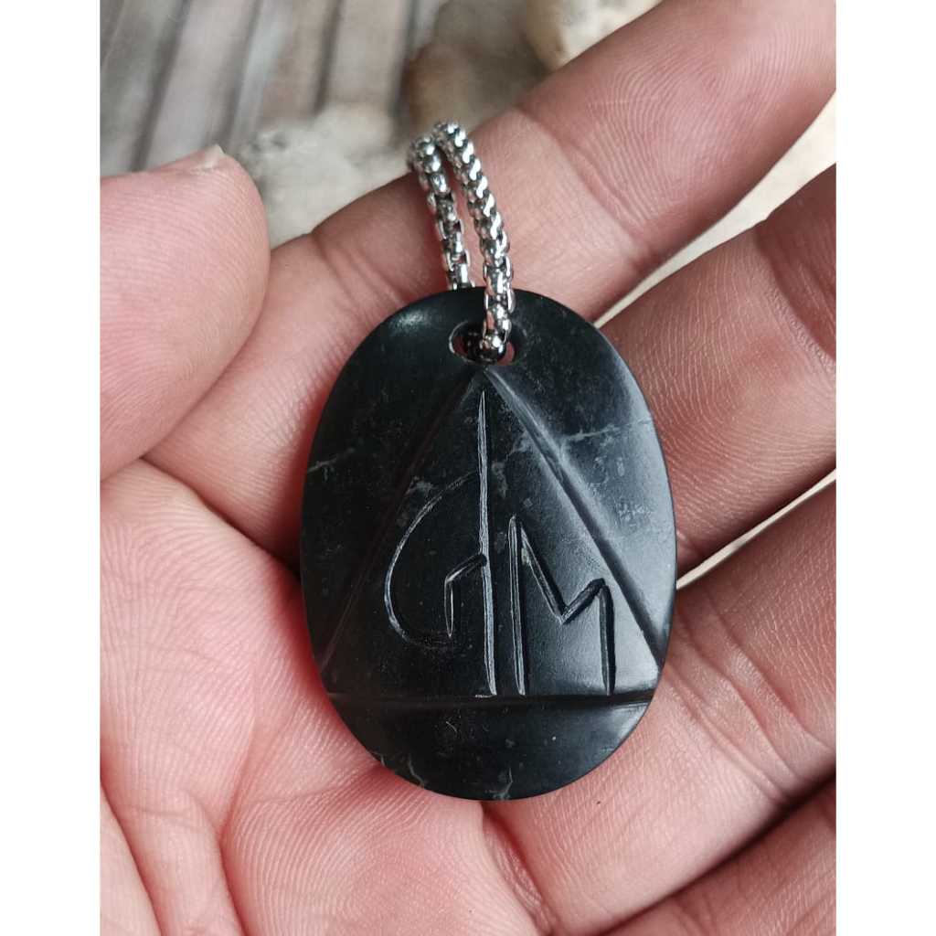 Liontin Black Jade Ukir Unik Plus Kalung Stainless Steel
