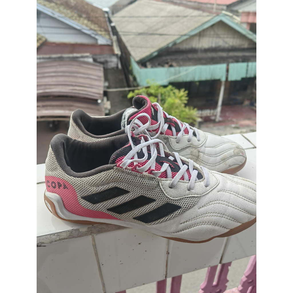 Sepatu futsal bekas adidas copa 42